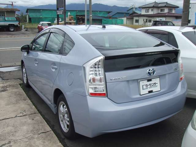 プリウス1.8 L