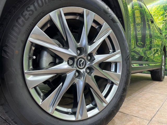 �y����19�C���`�A���~�z�C�[���z�O�ςɃ}�b�`���������A���~�z�C�[���𑕒����Ă���܂��B�e��ЊO�A���~�z�C�[����A�X�^�b�h���X�^�C�����戵�����Ă���܂��B���񂲑��k����������