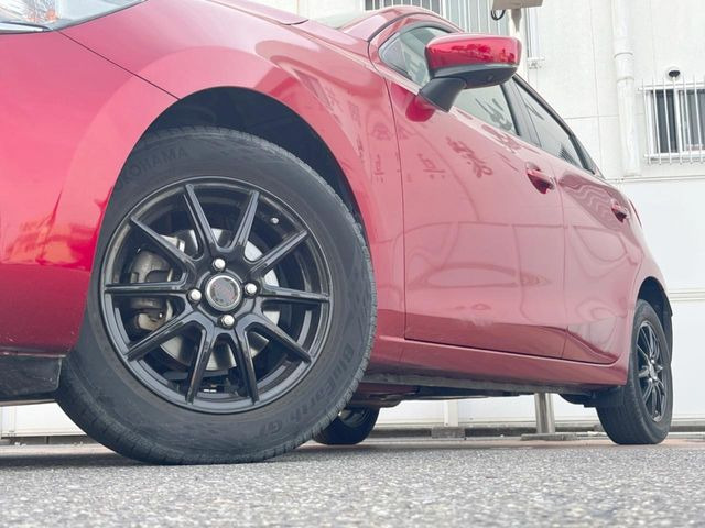 �y15�C���`�A���~�z�C�[���z�O�ςɃ}�b�`�����A���~�z�C�[���𑕒����Ă���܂��B�e��A���~�z�C�[����A�X�^�b�h���X�^�C�����戵�����Ă���܂��B���񂲑��k����������