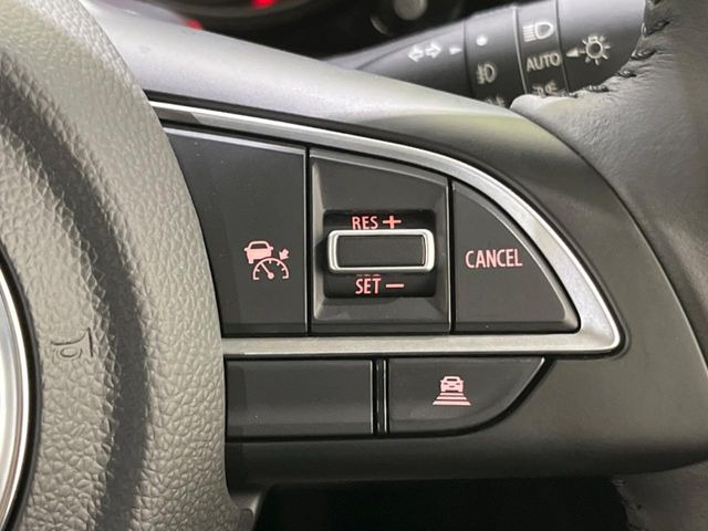 【アダプティブクルーズコントロール】高速道路での長距離走行が楽に!!自動で速度を保つクルーズコントロールが、衝突軽減システムと連携し、前方の車両を感知して車間を保つように速度調節してくれます!!