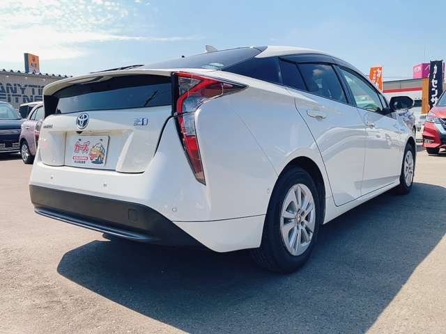 お車のご購入からオイル交換・整備・車検・任意保険・修理・鈑金何でもお任せ下さい!親切・丁寧にご対応致します♪