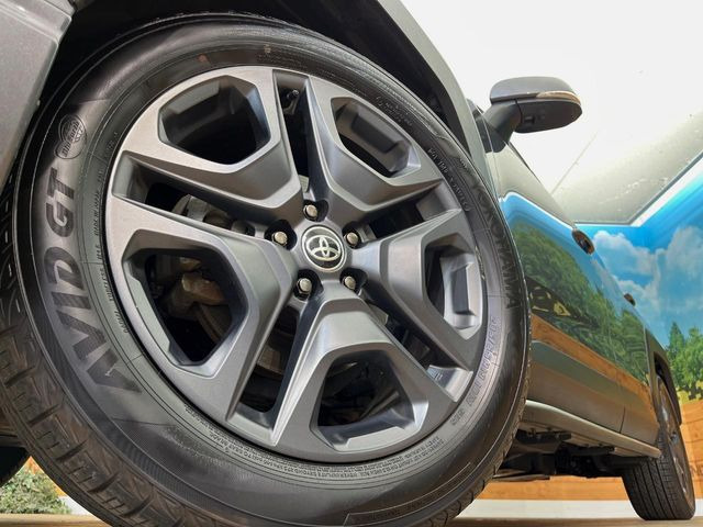 �y�����A���~�z�C�[���z�O�ςɃ}�b�`���������A���~�z�C�[���𑕒����Ă���܂��B�e��ЊO�A���~�z�C�[����A�X�^�b�h���X�^�C�����戵�����Ă���܂��B���񂲑��k����������