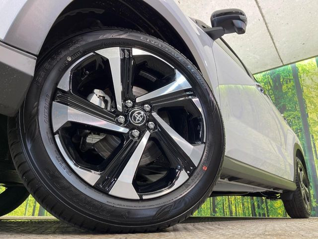 �y����17�C���`�A���~�z�C�[���z�O�ςɃ}�b�`���������A���~�z�C�[���𑕒����Ă���܂��B�e��ЊO�A���~�z�C�[����A�X�^�b�h���X�^�C�����戵�����Ă���܂��B���񂲑��k����������
