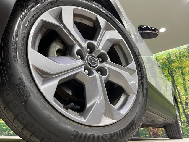 �y����18�C���`�A���~�z�C�[���z�O�ςɃ}�b�`���������A���~�z�C�[���𑕒����Ă���܂��B�e��ЊO�A���~�z�C�[����A�X�^�b�h���X�^�C�����戵�����Ă���܂��B���񂲑��k����������