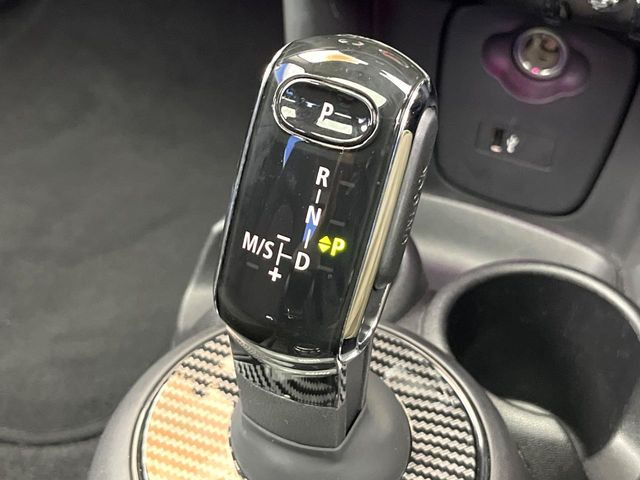 ��MT���[�h�t��AT:�ʏ�͎����ł����Ȃ���ϑ�(�M�A�`�F���W)���h���C�o�[�̑���ɂ���ĈӐ}�I�ɕς�����V�X�e���ł��B����w���i�̃h���C�u�����y���݂��������܂�!