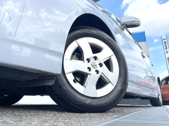 �y����15�C���`�A���~�z�C�[���z�O�ςɃ}�b�`���������A���~�z�C�[���𑕒����Ă���܂��B�e��ЊO�A���~�z�C�[����A�X�^�b�h���X�^�C�����戵�����Ă���܂��B���񂲑��k������
