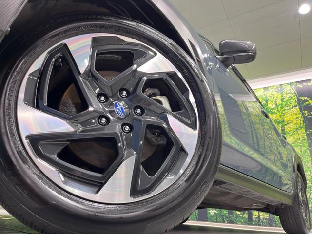 �y����18�C���`�A���~�z�C�[���z�O�ςɃ}�b�`���������A���~�z�C�[���𑕒����Ă���܂��B�e��ЊO�A���~�z�C�[����A�X�^�b�h���X�^�C�����戵�����Ă���܂��B���񂲑��k����������
