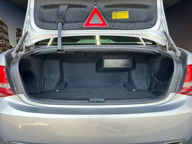 �g�����N�X�y�[�X���[���ȍL�����������܂��B�S���t�o�b�O�����[�\�ł��B