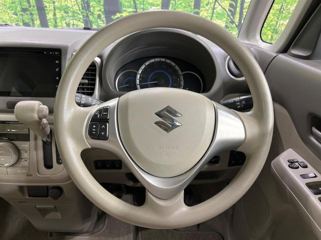 �y�X�e�A�����O�X�C�b�`�z�^�]���A�O������ڐ������炷���ƂȂ��A�I�[�f�B�I���̑��삪�\�ȕ֗��@�\!���S&���K�ȃh���C�u�����o���Ă���܂���