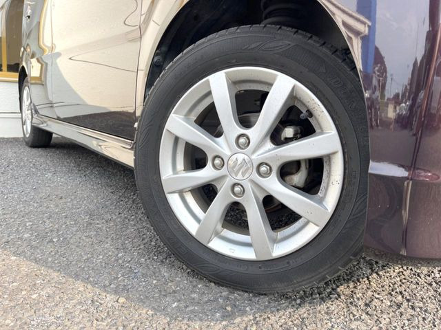�y����14�C���`�A���~�z�C�[���z�O�ςɃ}�b�`���������A���~�z�C�[���𑕒����Ă���܂��B�e��ЊO�A���~�z�C�[����A�X�^�b�h���X�^�C�����戵�����Ă���܂��B���񂲑��k����������
