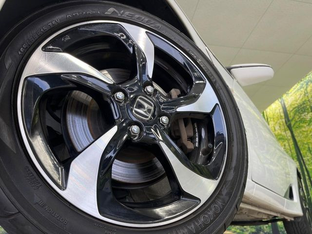 �y����16�C���`�A���~�z�C�[���z�O�ςɃ}�b�`���������A���~�z�C�[���𑕒����Ă���܂��B�e��ЊO�A���~�z�C�[����A�X�^�b�h���X�^�C�����戵�����Ă���܂��B���񂲑��k����������