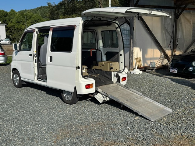 ハイゼットカーゴスローパー リヤシートレス仕様 折り畳み補助シート付き 4WD