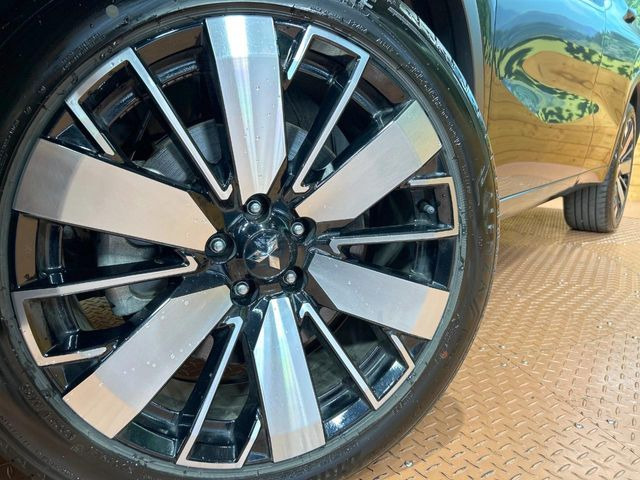 �y����20�C���`�A���~�z�C�[���z�O�ςɃ}�b�`���������A���~�z�C�[���𑕒����Ă���܂��B�e��ЊO�A���~�z�C�[����A�X�^�b�h���X�^�C�����戵�����Ă���܂��B���񂲑��k����������