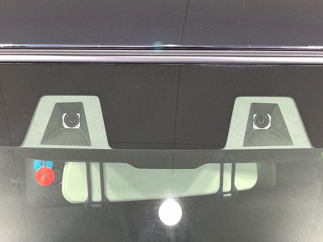 【スズキ セーフティサポート】走行中に前方の車両等を認識し、衝突しそうな時は警報とブレーキで衝突回避と被害軽減をアシスト。より安全にドライブをお楽しみいただけます。