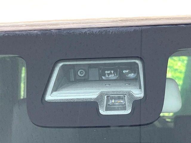 【スズキ セーフティサポート】走行中に前方の車両等を認識し、衝突しそうな時は警報とブレーキで衝突回避と被害軽減をアシスト。より安全にドライブをお楽しみいただけます。
