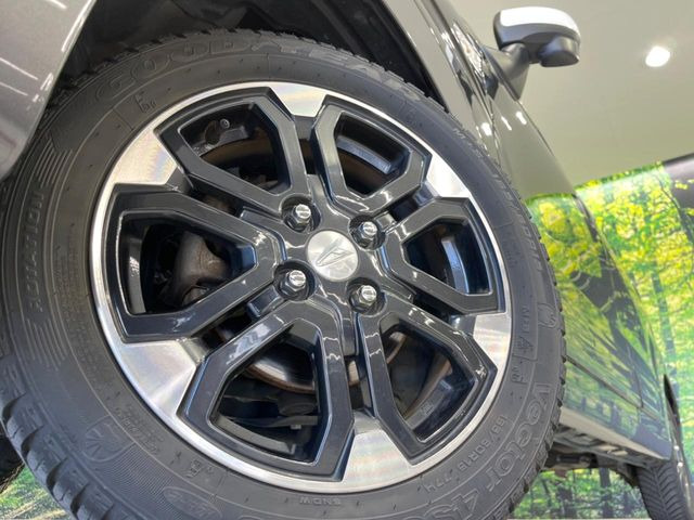 �y����15�C���`�A���~�z�C�[���z�O�ςɃ}�b�`���������A���~�z�C�[���𑕒����Ă���܂��B�e��ЊO�A���~�z�C�[����A�X�^�b�h���X�^�C�����戵�����Ă���܂��B���񂲑��k����������