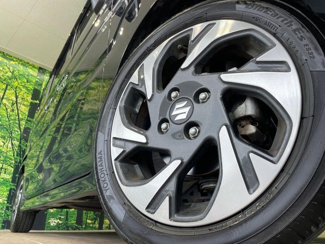 �y����15�C���`�A���~�z�C�[���z�O�ςɃ}�b�`���������A���~�z�C�[���𑕒����Ă���܂��B�e��ЊO�A���~�z�C�[����A�X�^�b�h���X�^�C�����戵�����Ă���܂��B���񂲑��k����������