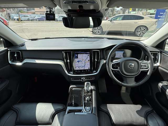 S60リチャージ PHEV T6 AWD インスクリプション 4WD