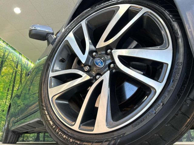 �y����18�C���`�A���~�z�C�[���z�O�ςɃ}�b�`���������A���~�z�C�[���𑕒����Ă���܂��B�e��ЊO�A���~�z�C�[����A�X�^�b�h���X�^�C�����戵�����Ă���܂��B���񂲑��k����������