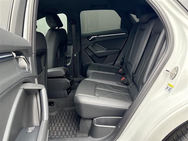 Q3スポーツバック35 TFSI Sライン
