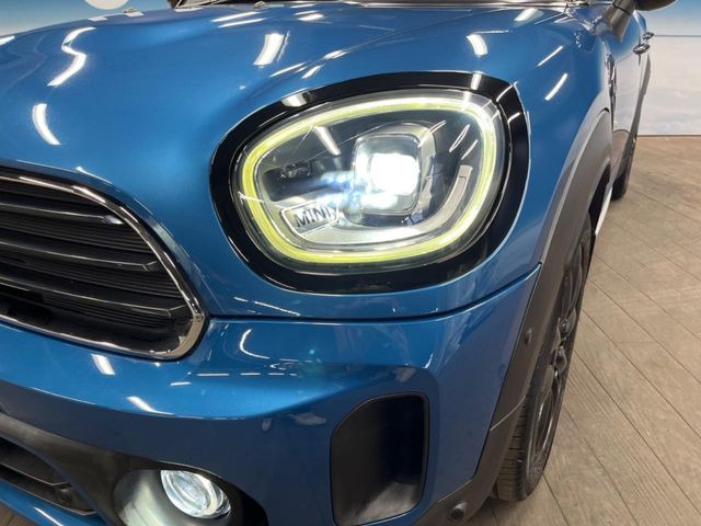●LEDヘッドライト:夜間走行時も良好な視界を確保し安心して運転できる高輝度LEDヘッドライトを装備!点灯速度が早く、消費電力も抑えられています。