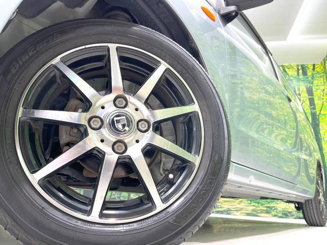 �y14�C���`�A���~�z�C�[���z�O�ςɃ}�b�`�����A���~�z�C�[���𑕒����Ă���܂��B�e��A���~�z�C�[����A�X�^�b�h���X�^�C�����戵�����Ă���܂��B���񂲑��k����������