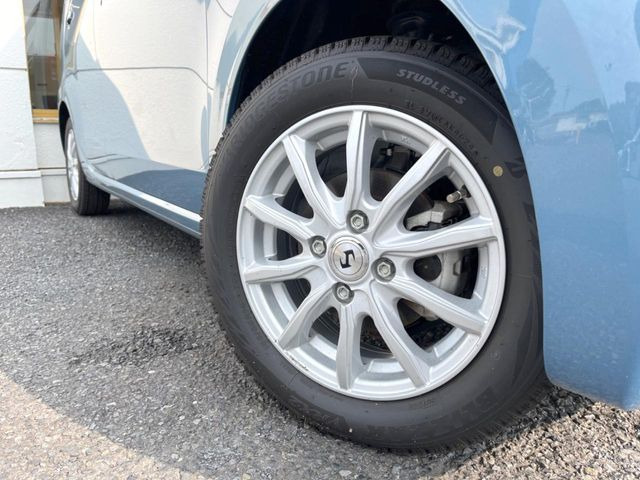 �y����14�C���`�A���~�z�C�[���z�O�ςɃ}�b�`���������A���~�z�C�[���𑕒����Ă���܂��B�e��ЊO�A���~�z�C�[����A�X�^�b�h���X�^�C�����戵�����Ă���܂��B���񂲑��k����������