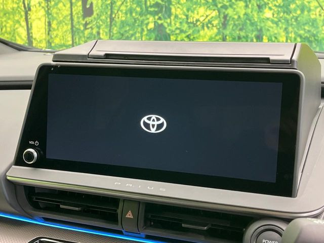 【12.3インチワイドナビ】高級感とインパクトのある大型ワイドナビを装備。各種オーディオ操作はもちろん、横長ワイド画面でのマップ2分割表示など、利便性も高いナビです♪