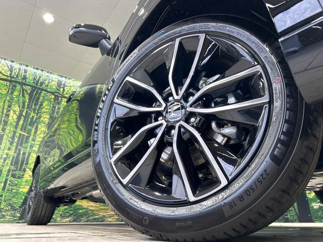 �y����18�C���`�A���~�z�C�[���z�O�ςɃ}�b�`���������A���~�z�C�[���𑕒����Ă���܂��B�e��ЊO�A���~�z�C�[����A�X�^�b�h���X�^�C�����戵�����Ă���܂��B���񂲑��k����������