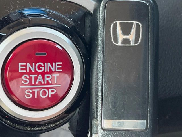 �yHonda�X�}�[�g�L�[�z�J�o����|�P�b�g�ɓ��ꂽ�܂܂ł��h�A�̎{���E�������\�ȃX�}�[�g�L�[�𑕔��B�G���W���̃I���E�I�t�����J�M�����o���K�v����������Ƃ��Ă��֗��ł���