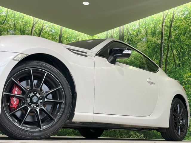 �y17�C���`�A���~�z�C�[���z�O�ςɃ}�b�`�����A���~�z�C�[���𑕒����Ă���܂��B�e��A���~�z�C�[����A�X�^�b�h���X�^�C�����戵�����Ă���܂��B���񂲑��k����������