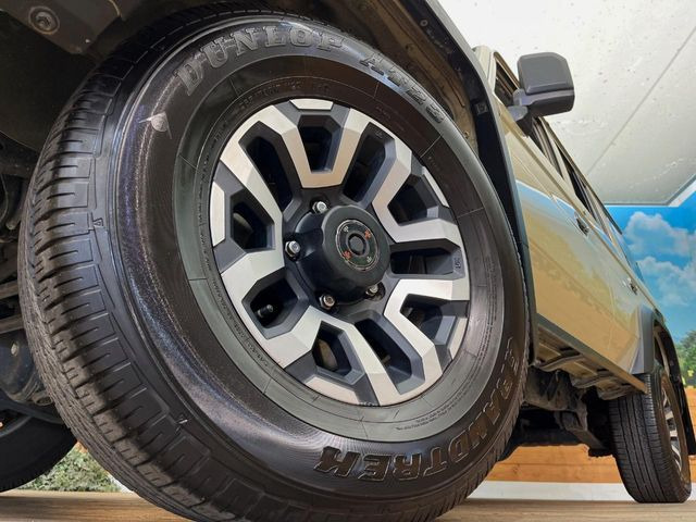 �y����16�C���`�A���~�z�C�[���z�O�ςɃ}�b�`���������A���~�z�C�[���𑕒����Ă���܂��B�e��ЊO�A���~�z�C�[����A�X�^�b�h���X�^�C�����戵�����Ă���܂��B���񂲑��k����������