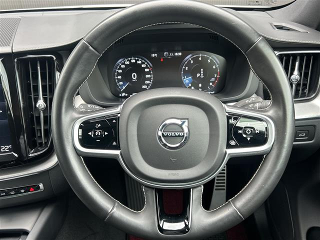 XC60B6 AWD Rデザイン 4WD