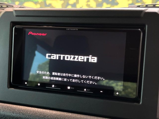 【ディスプレイオーディオ】視認性が高いディスプレイオーディオを装備♪操作性も良好で直感的なソース選択が可能です。