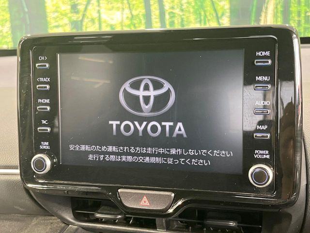 �y8�C���` �f�B�X�v���C�I�[�f�B�I�z���ʂ̃f�B�X�v���C��AppleCarPlay��AndroidAuto�����p�\�B�傫�ȉ�ʂŃX�}�z�i�r�A�v���������p���������܂���