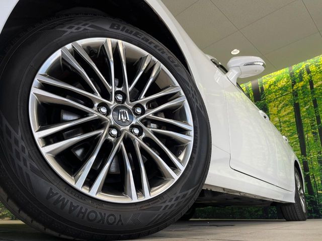 �y����17�C���`�A���~�z�C�[���z�O�ςɃ}�b�`���������A���~�z�C�[���𑕒����Ă���܂��B�e��ЊO�A���~�z�C�[����A�X�^�b�h���X�^�C�����戵�����Ă���܂��B���񂲑��k����������