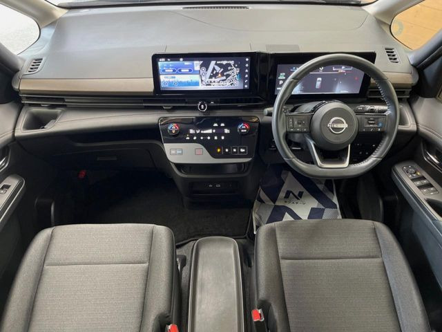 セレナ1.4 e-POWER ハイウェイスターV