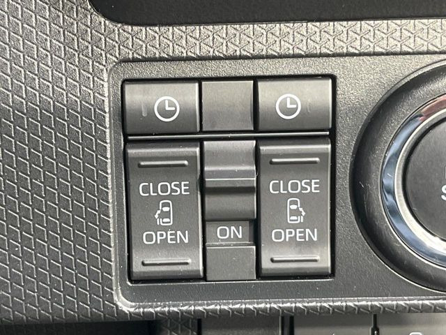 【両側パワースライドドア】スマートキーや運転席のスイッチで後席両側スライドドアの開閉が可能♪電動だから力を入れてドアを開ける必要が無く、小さなお子様でも簡単に開け閉めでき快適です♪