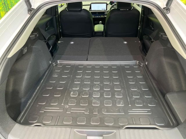 【パワーバックドア】スマートキーや運転席のボタンを押すだけでリアゲートが自動で開閉します!荷物を持っている時や、高い位置にあるバックドアを閉める際に便利な機能です♪