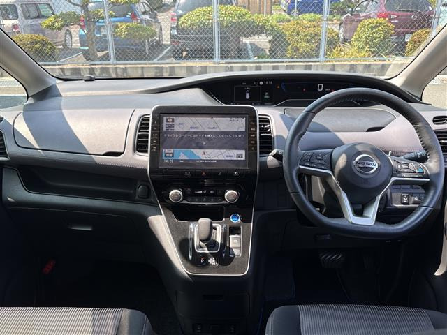セレナ1.2 e-POWER ハイウェイスターV