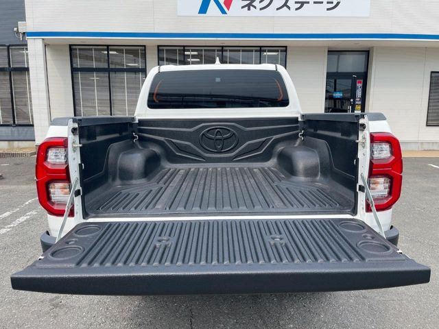 �ύڗ�500kg�̍L�X�Ƃ����f�b�L�́A�V�т���d���܂ő��p�r�Ɏg���܂��B�x�b�h���C�i�[��g�m�J�o�[�̎��t���������k��������