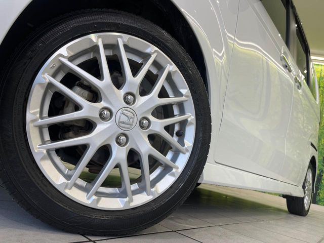 �y����15�C���`�A���~�z�C�[���z�O�ςɃ}�b�`���������A���~�z�C�[���𑕒����Ă���܂��B�e��ЊO�A���~�z�C�[����A�X�^�b�h���X�^�C�����戵�����Ă���܂��B���񂲑��k����������