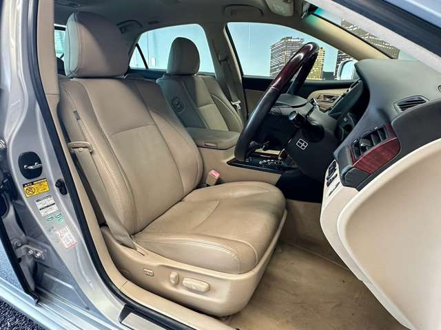 �^�]�Ȃ��L�X�Ƃ��Ă���^�]���₷�������������Ă��܂��������N���[�j���O�����{�ς݂ł��B