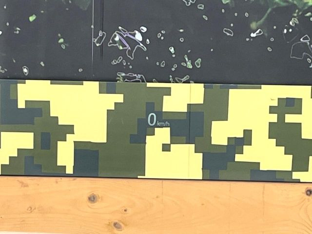 �y�J���[�w�b�h�A�b�v�f�B�X�v���C�z���݂̑��x�⑖�s�����f�W�^���\���ŉ^�]�ȑO���̃K���X�ɓ��e!�J���[�t���Ŏ��F���������A�^�]���ڐ������炳���K�v�ȏ����m�F�ł���̂łƂ��Ă��֗��ň��S!