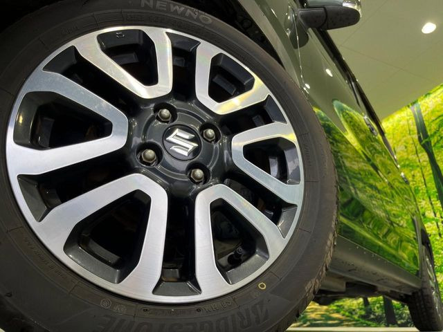 �y����15�C���`�A���~�z�C�[���z�O�ςɃ}�b�`���������A���~�z�C�[���𑕒����Ă���܂��B�e��ЊO�A���~�z�C�[����A�X�^�b�h���X�^�C�����戵�����Ă���܂��B���񂲑��k����������