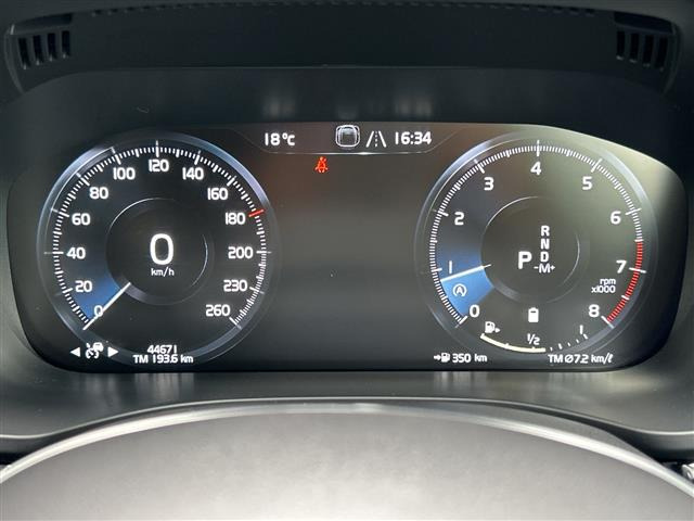 XC60B6 AWD Rデザイン 4WD