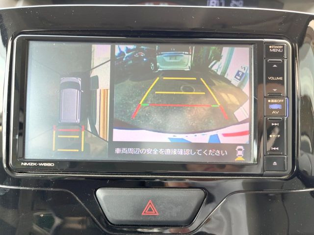�y�p�m���}���j�^�[�z��p�̃J�����ɂ��A�ォ�猩���낵���悤�Ȏ��_��360�x�N���}�̎��͂��m�F���邱�Ƃ��ł��܂������p�������m�F���₷���A�����ꏊ�ł̐؂�Ԃ��⒓�Ԃ��X���[�Y�ɍs���܂��B