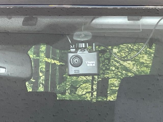 【ドライブレコーダー】ドライブレコーダー装備!走行中はもちろん、あおり運転や事故に遭遇した際、映像で記録し、万一のリスクに備えます。※記録用SDカードはお客様ご自身でご準備いただく必要があります。