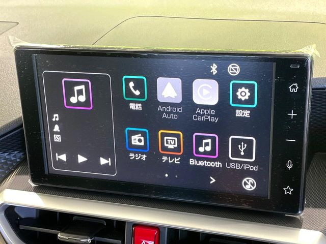 �y9�C���` �f�B�X�v���C�I�[�f�B�I�z���ʂ̃f�B�X�v���C��AppleCarPlay��AndroidAuto�����p�\�B�傫�ȉ�ʂŃX�}�z�i�r�A�v���������p���������܂���