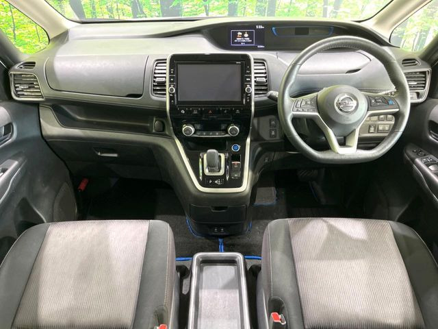 セレナ1.2 e-POWER ハイウェイスターV